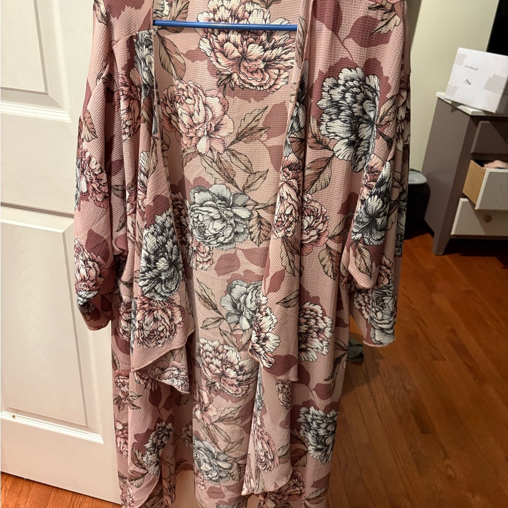LuLaRoe Floral Kimono in Pink and Gray SZ La
